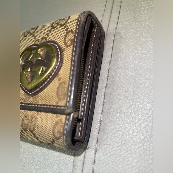 Gucci Brown Monogram Wallet with Gold Heart Logo - Picture 2 of 8